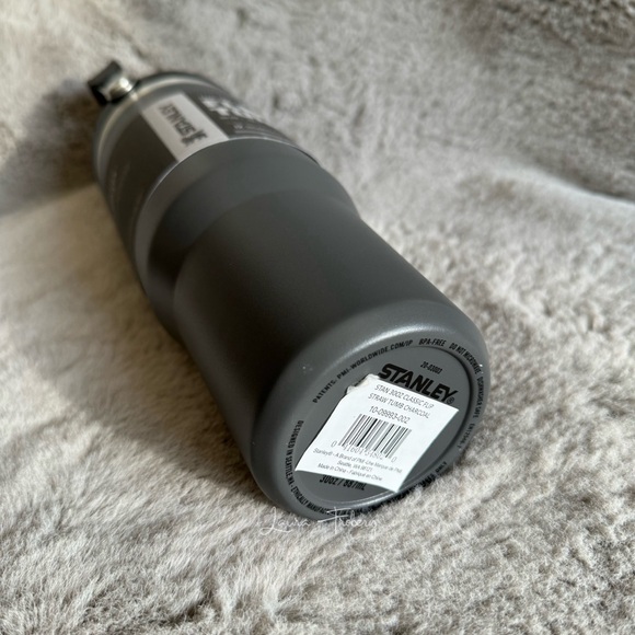 Stanley IceFlow Flip Straw Tumbler - Charcoal - Picture 3 of 6